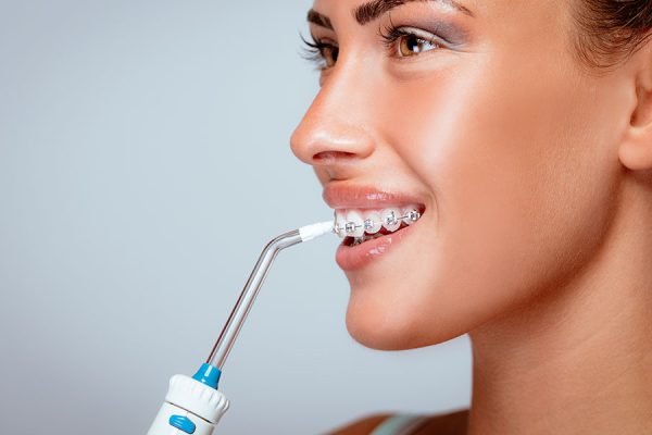 Irrigador dental: ¿es realmente necesario o basta con el cepillo?